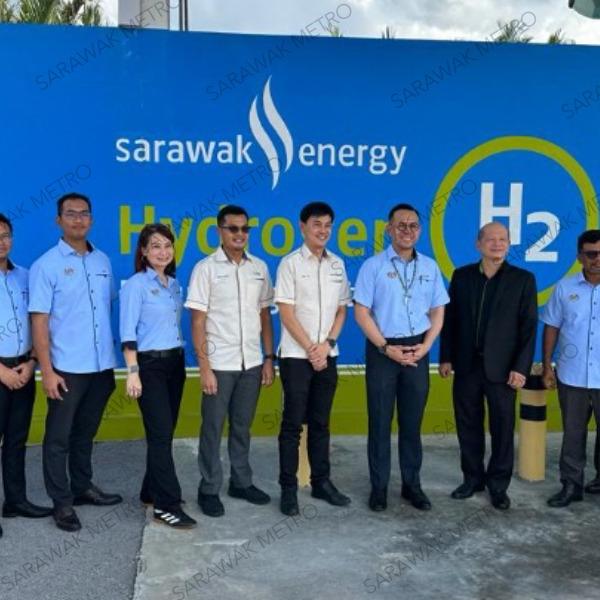 H2 bus ride for Jelajah Belanjawan Negara visit to SEB Refuelling Station