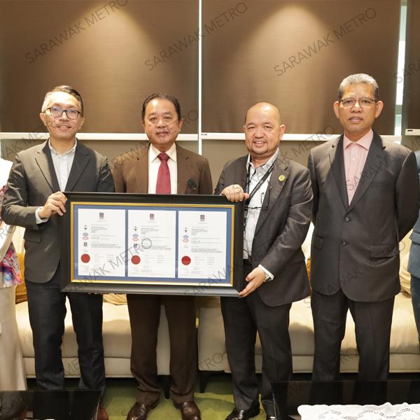 Handover of SIRIM Certificates to YBhg. Tan Sri Datuk Amar (Dr.) Haji Abdul Aziz Bin Dato Haji Husain