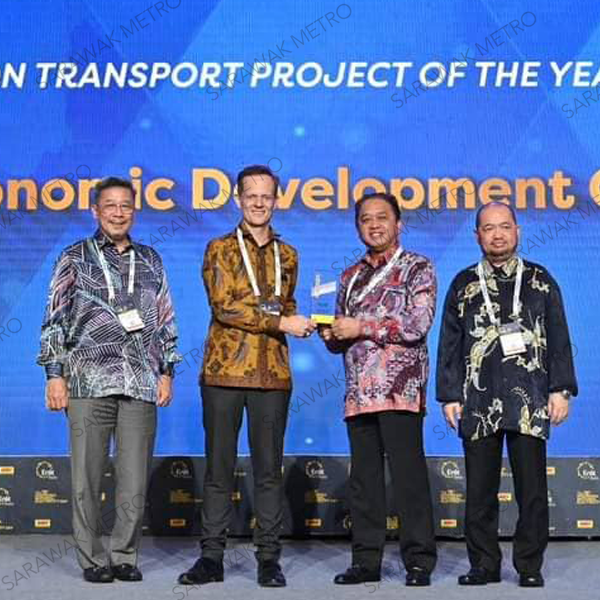 Sarawak Economic Development Corporation (SEDC Sarawak) has won the Low Carbon Transport Project Of The Year Award at Enlit Asia 2023 in Jakarta.