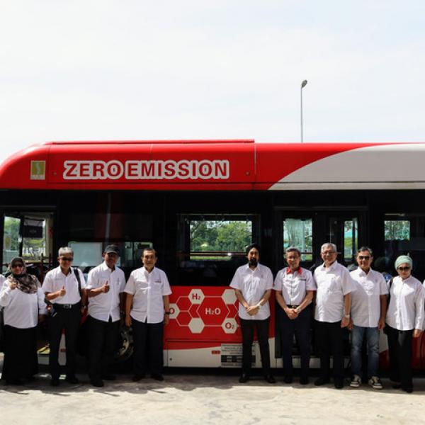Sarawak Metro is deeply honoured to have provided the zero-emission hydrogen bus experience to our guests from UMW Holdings Berhad - accompanied by SEDC Sarawak’s General Manager, Datu Haji Abdul Hadi bin Datuk Haji Abdul Kadir, as well as Sarawak Metro a