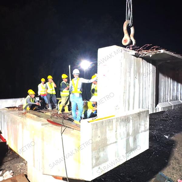 The installation of the T-beam structures at Sungai Kuap Bridge construction site recently marked another significant milestone for the KUTS Project.  These T-beam structures are cast at the casting yard located along the Kuching-Samarahan Expressway then transported and installed at the bridge site for the construction of the ART guideway.  The ART guideway at Sungai Kuap is the first river-crossing guideway under construction; built specifically for the ART alignment to connect our stations at the Riveria and the NorthBank areas.
